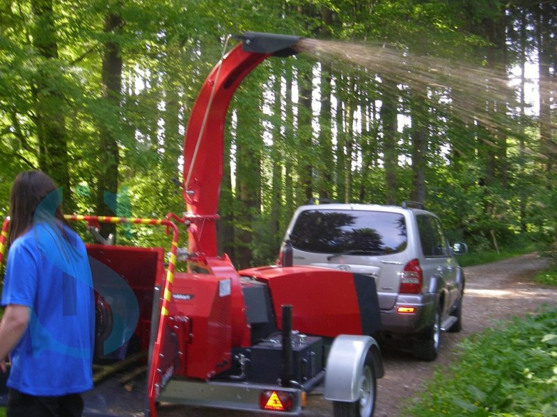 Holzhacker & Holzhäcksler des Typs Junkkari HJ 170 Mobil, Neumaschine in Dietramszell (Bild 1)