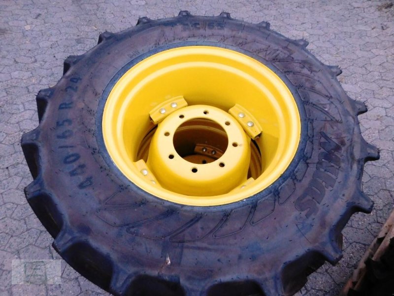 Bild Mitas 440/65R24 JD 8Loch 275mm