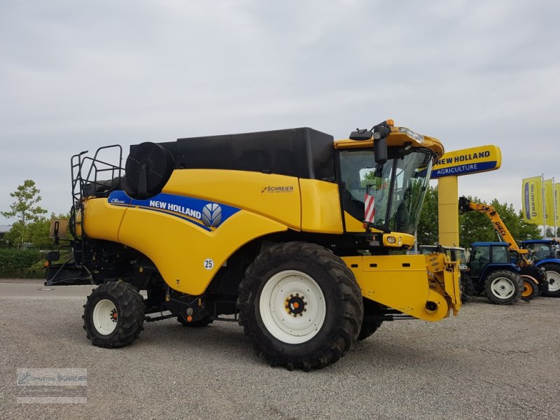 New Holland CR8080, Gebrauchtmaschine, BJ 2013, 923 Betriebsstunden o. ha (Bild 1) Mähdrescher des Typs New Holland CR8080, Gebrauchtmaschine in Lichtenau Stadtgebiet (Bild 1)