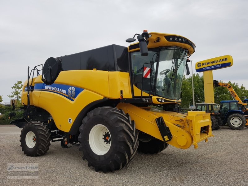 New Holland CX7.90, Neumaschine, BJ 2019 (Bild 1) Mähdrescher des Typs New Holland CX7.90, Neumaschine in Lichtenau Stadtgebiet (Bild 1)